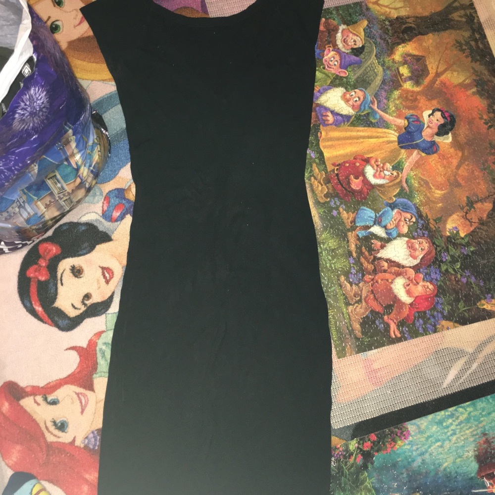 Black sleeveless long dress